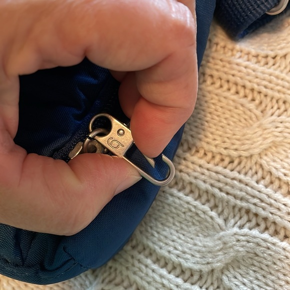 NWT Baggalini Securtex Anti-Theft Memento Crossbody pacific blue RFID cc slots - Picture 9 of 16